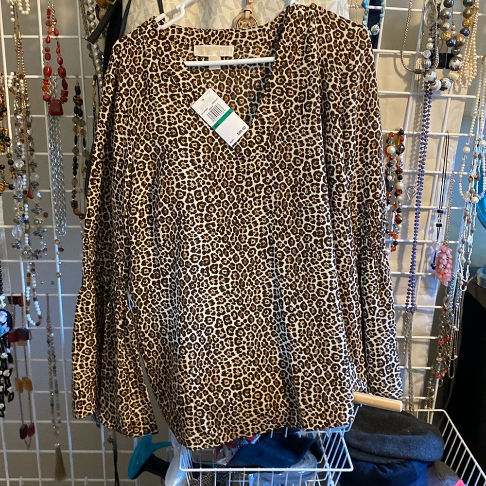 NWT. Cheetah bell ruched long sleeve boho top. Large. Retail $88! Polyester